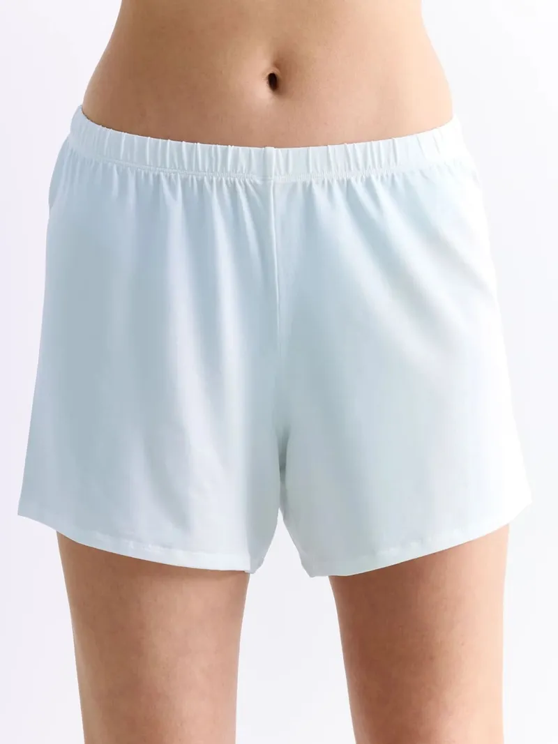 erlich textil erlich textil Light Touch kurze Schlafhose, Shorts aus weichem Modal, made in Europe, Himmelblau, – Produktbild 1 von 4