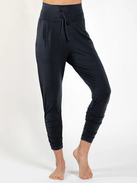 Magadi Magadi Yogahose FRANCIS aus Naturmaterial, Schwarz, – Produktbild 3 von 4