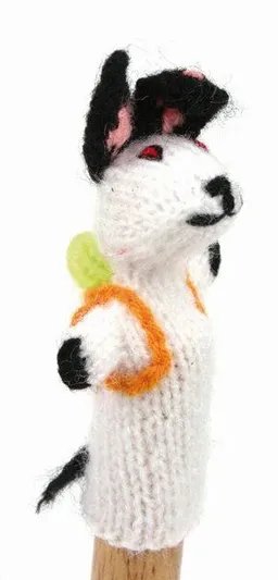 El Puente El Puente Gestrickte Fingerpuppe "Hase mit Rucksack" | Fair Trade & Handmade aus Peru – Produktbild 1 von 1
