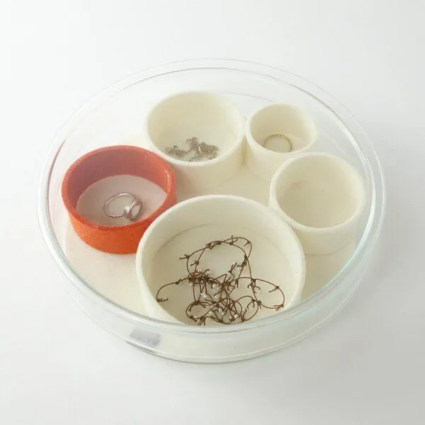 matilda k. manufaktur matilda k. manufaktur Schmuckaufbewahrung Schmuckschale 'luise' aus Glas mit Einsätzen aus Wollfilz, Wollweiß, – Produktbild 2 von 4