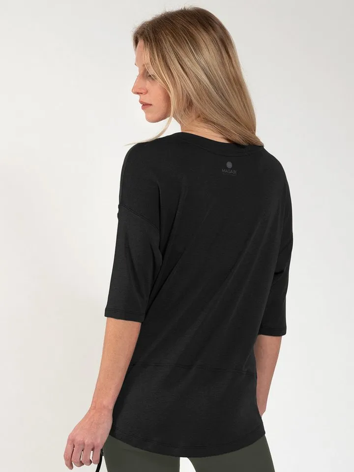 Magadi Magadi Yogashirt Sara aus weichem Naturmaterial, Schwarz, – Produktbild 3 von 5