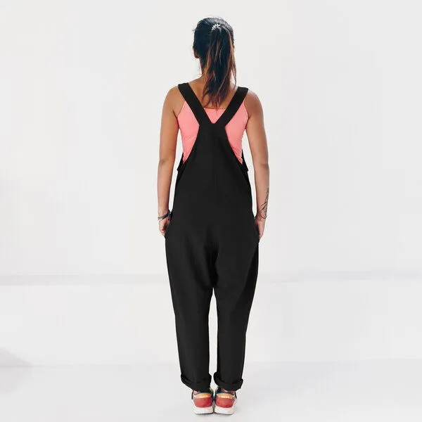 The Driftwood Tales The Driftwood Tales Bequeme, geräumige Baumwoll / Leinen / Viskose Latzhose mit Seitentaschen, Schwarz 100% baumwolle, – Produktbild 3 von 3