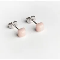 ALEXASCHA ALEXASCHA Winzige Ohrstecker aus recyceltem Glas | 4mm, Zartrosa, – Produktbild 1 von 1