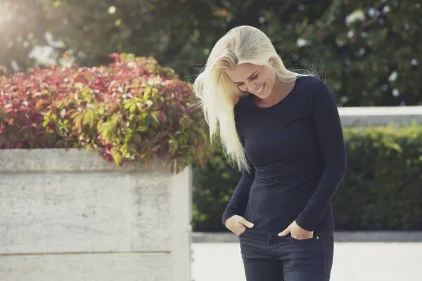 Neutral® - 3FREUNDE Neutral® - 3FREUNDE Frauen Longsleeve, Orange, – Produktbild 2 von 4