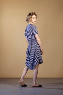 FORMAT FORMAT ZIGN Kleid – Produktbild 1 von 1