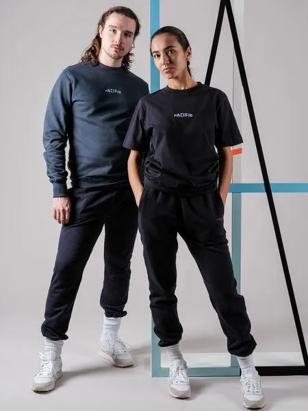 FANTASTIC REALITY STUDIOS Fantastic Reality Studios Logo Sweatpants – Bio-Baumwolle, Unisex, Blau, – Produktbild 2 von 4