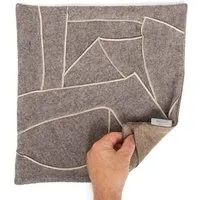 nahtur design nahtur-design Dekokissen "zero-waste" aus kuscheliger Schurwolle | Unikate, Dana, – Produktbild 1 von 2