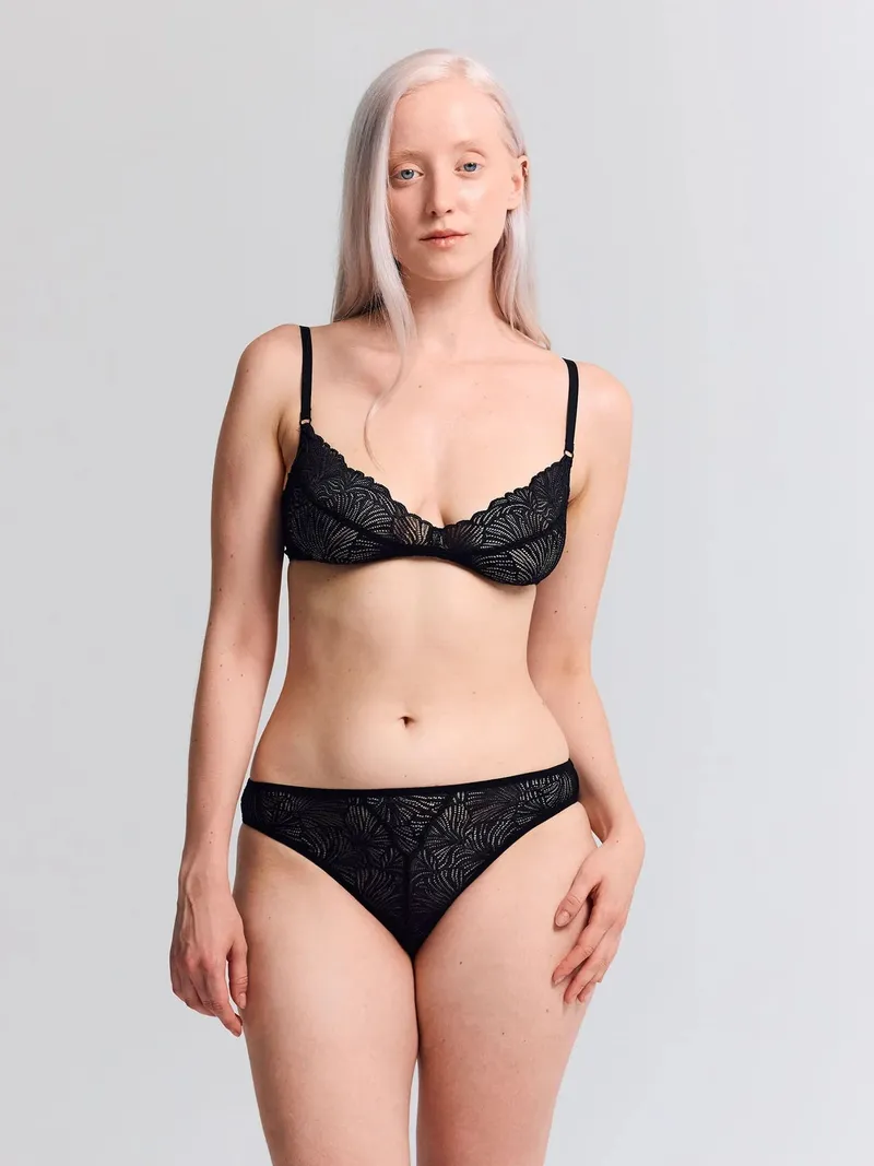 erlich textil erlich textil Fluid Lace Slip mit Spitze aus recyceltem Polyamid, made in Europe, Schwarz, – Produktbild 1 von 8