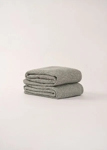 AmourLinen AmourLinen Badetuch aus Leinen mit Waffelmuster, Sage green (grün), – Produktbild 3 von 5