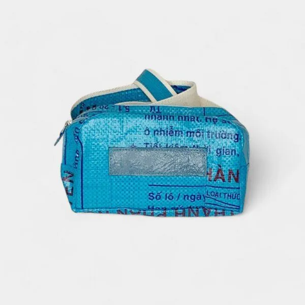 REFISHED fair fashion REFISHED fair fashion Bauchtasche 'BUM BAG' - upcycelte Fischfuttersäcke, #fish blau-aqua, – Produktbild 1 von 2