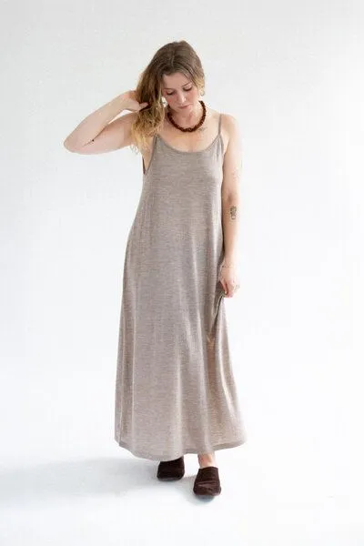 Kopyto Kopyto MOA Light - Luftiges Sommerkleid aus leichter 100% Merinowolle, Beige, – Produktbild 2 von 4
