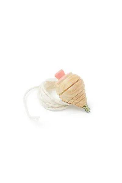 Me&Mine Mini-Kreisel aus Holz mit Schnur von Me&Mine, Koralle, – Produktbild 1 von 2