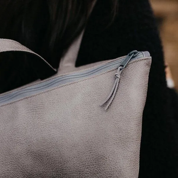 BOWLEANIES TASCHEN BOWLEANIES TASCHEN Rucksack aus Lederfaserstoff, Hellgrau & dunkelgrau, – Produktbild 3 von 3