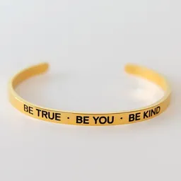 Divasya Divasya Armreif mit Gravur | vergoldet | "Be true - be you - be kind" – Produktbild 1 von 1