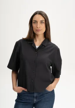 MELA MELA Damen vegan Shirt Kurzarm Tavleen Charcoal Schwarz – Produktbild 1 von 1