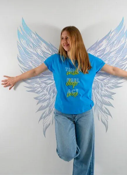 SPARKLES OF LIGHT SPARKLES OF LIGHT Boxy Shirt | THINK FEEL ACT, Blau, – Produktbild 1 von 3