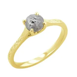 Eppi Eppi Goldener von Hand gravierter Ring mit einem Salt and Pepper Diamanten Aldora – Produktbild 1 von 1