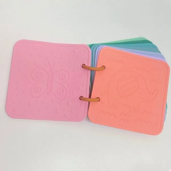 PETIKIDS PETIKIDS Badespielzeug – Badebuch – Thema Savanne – Silikon – Produktbild 2 von 3