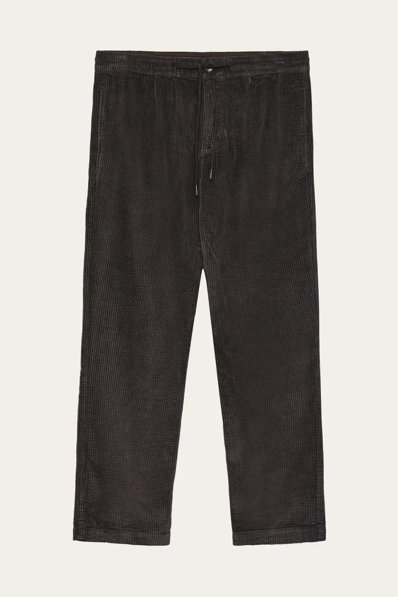 KnowledgeCotton Apparel KnowledgeCotton Apparel Herren vegan Hose Corduroy Fig Comfort Chocolate Torte, Dunkelbraun, – Produktbild 1 von 1
