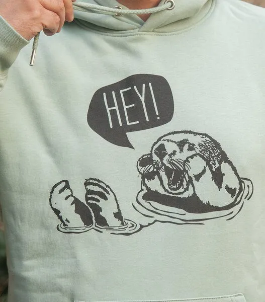 päfjes päfjes Hey Oskar Otter - Unisex Fair Wear Hoodie - Aloe – Produktbild 4 von 4