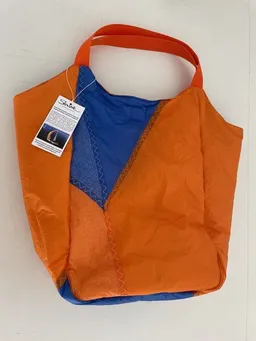 Skrabak Skrabak Upcycling-Tasche aus Segeltuch (handgefertigte Unikate) – Produktbild 1 von 1