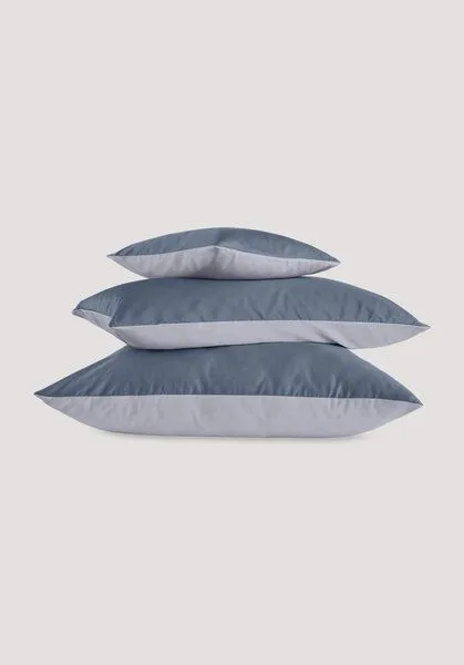 hessnatur hessnatur Satin Wende-Kissenbezug aus reiner Bio-Baumwolle, Stahlblau, – Produktbild 4 von 4