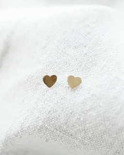 pikfine pikfine mini Ohrstecker "tiny heart" / silber oder vergoldet – Produktbild 1 von 1