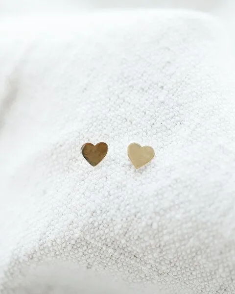 pikfine pikfine mini Ohrstecker "tiny heart" / silber oder vergoldet, Silver, – Produktbild 1 von 2