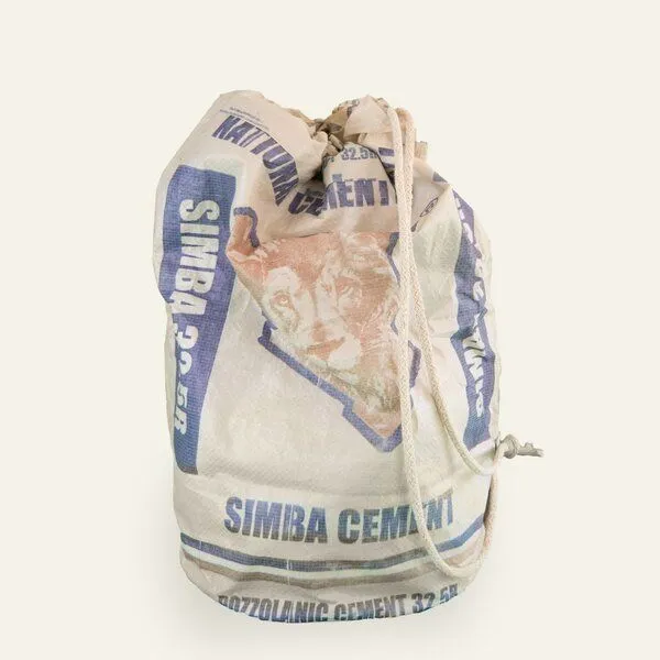 Nyuzi Blackwhite Nyuzi Blackwhite Upcycling Wäschesack | Seesack aus recyceltem Zementsack, Blau mit löwe, – Produktbild 4 von 4