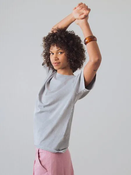 Honest Basics Honest Basics Hipster Shirt aus Bio- und recycelter Baumwolle, Limestone, – Produktbild 2 von 4