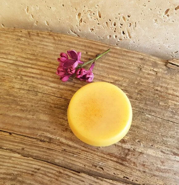 Küstenseifen Manufaktur Küstenseifen Manufaktur Feste Handcreme Wildrose & Lavendel / Bodybutter – Produktbild 1 von 4