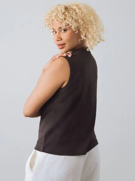 Honest Basics Honest Basics Damen Straight Fit Tanktop aus Bio- und recycelter Baumwolle, Erdbraun, – Produktbild 4 von 4