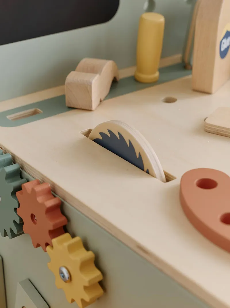 Vertbaudet Vertbaudet Werkbank mit Zubehör aus Holz FSC® für Kinder, Grün, – Produktbild 2 von 4