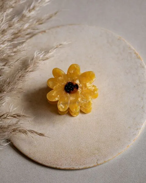 lille mus lille mus Haarklammer 'Blume', Gelb, – Produktbild 3 von 3