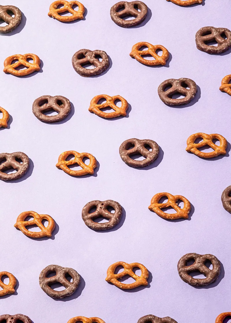 KoRo Schokobrezeln in Vollmilchschokolade | 1 kg – Produktbild 4 von 5