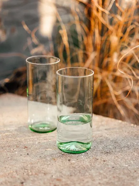 MaBe MaBe Glas 700ml - für den großen Durst - UPCYCLING, Hellgrün, – Produktbild 1 von 4
