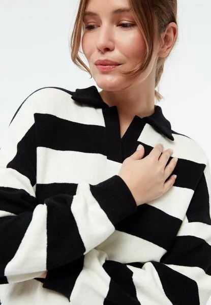 Givn Berlin Givn Berlin Gestreifter Sweater GBRESA aus recycelter Baumwolle mit Kragen, Off white / black (stripes), – Produktbild 4 von 4
