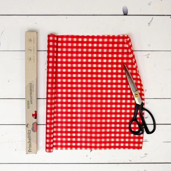 Kumanu - von Natur aus gut Kumanu - von Natur aus gut Bienenwachstuch-Rolle "Frischefritz" | 34x130cm, Karo rot, – Produktbild 1 von 2