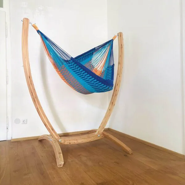 MacaMex MacaMex Hängesessel SET – Uve Holzständer mit Vela Netzhängesessel, Breeze-blau-orange, – Produktbild 3 von 4