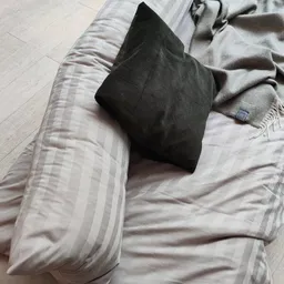 Villa Jade Villa Jade Bezug für Seitenschläferkissen 140x40cm gestreift 100% kbA Baumwolle – Produktbild 1 von 1
