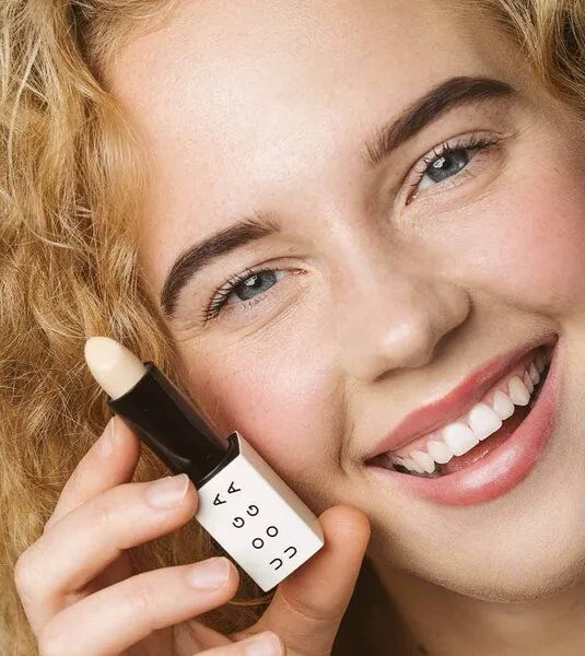 Uoga Uoga Uoga Uoga Cremiger Concealer Stift vegan, 651 - sehr hell, – Produktbild 4 von 4