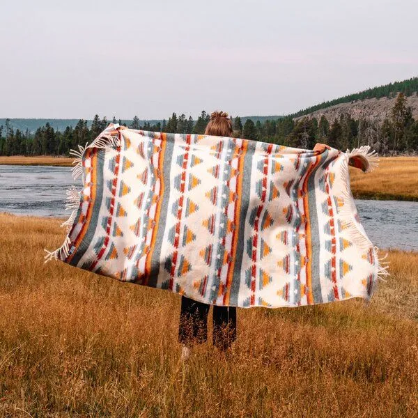 Steppenwolle Steppenwolle Kuscheldecke aus Schurwolle 100% mulesingfrei, Grün, – Produktbild 5 von 6