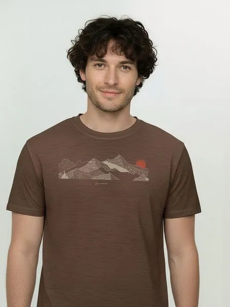 GreenBomb GREENBOMB Nature Mountain Sundown Loom - Funktionales T-Shirt aus Merino-Wolle / hochwertiger Print / Fair & Vegan, Braun (earth wood), – Produktbild 2 von 4