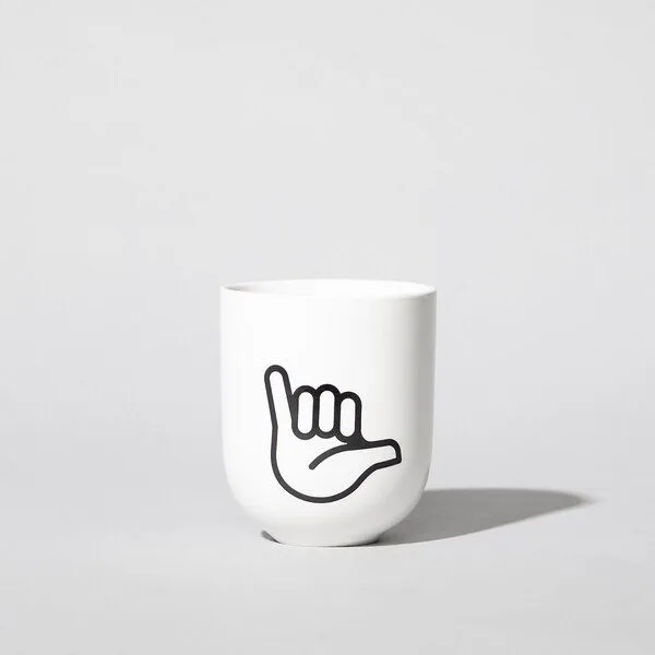 Fyngers Fyngers Handgemachter Becher aus Porzellan - Modell HANG LOOSE - Füllmenge 330ml - Mattlasur, Weiss, – Produktbild 1 von 4