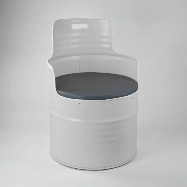 Lockengelöt Lockengelöt Sessel (2) aus einem Hamburger Ölfass, Cremeweissweiss (gepulvert), – Produktbild 1 von 2