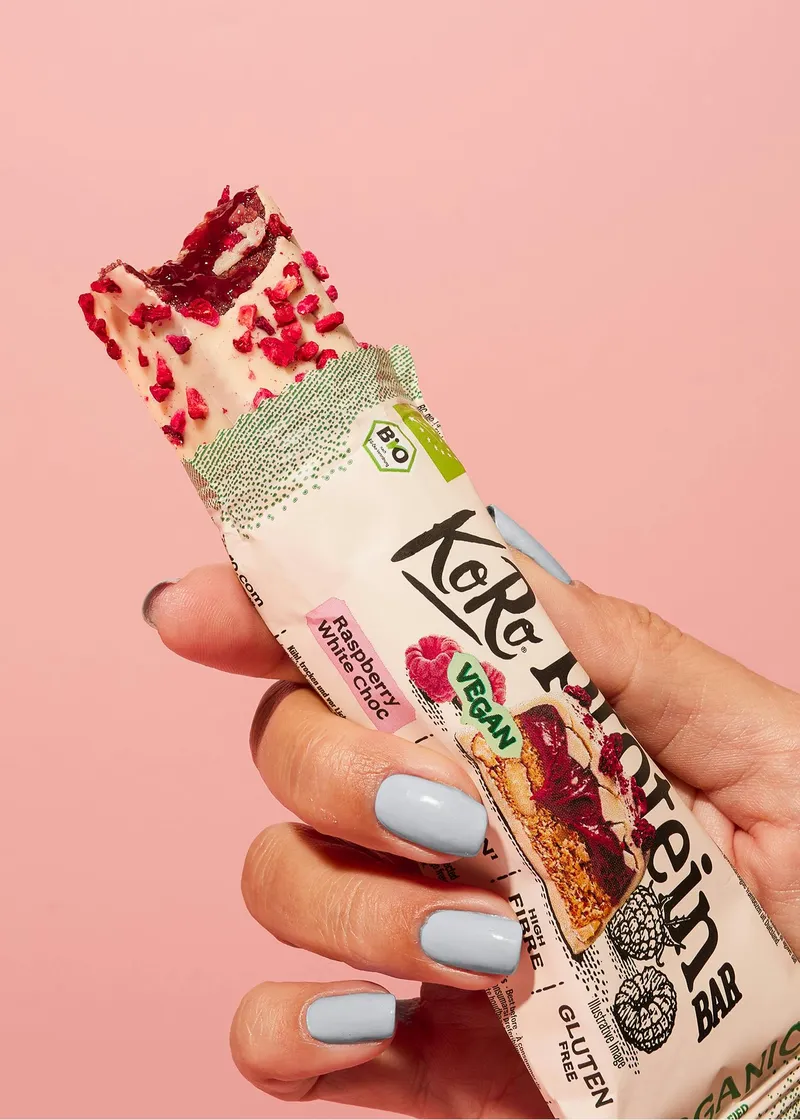KoRo Vegan Bio Protein Bar Raspberry White Choc | 12 x 45 g – Produktbild 3 von 5
