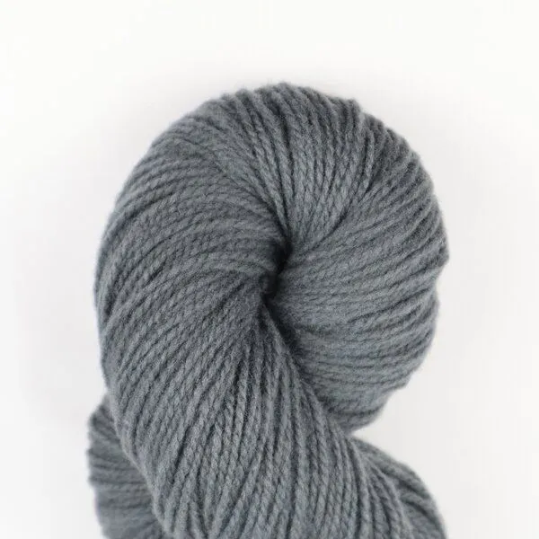 a.meri a.meri Merino-Strickgarn DOLLNSTEIN – 100% Schurwolle | Made in Bavaria, Dunkler jurafels (anthrazit), – Produktbild 3 von 4