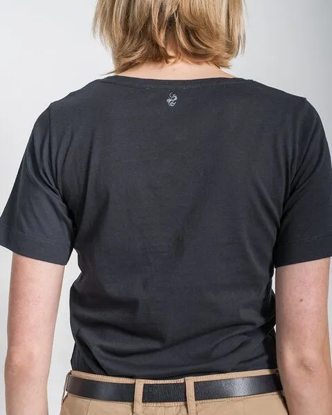 Alma & Lovis Alma & Lovis Basic T-Shirt aus 100% Bio-Baumwolle ‚Tee‘, Schwarz, – Produktbild 3 von 4