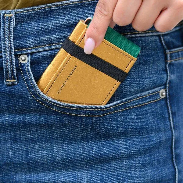 ANDERS & KOMISCH ANDERS & KOMISCH Kleines Portemonnaie mit RFID Schutz - A&K MINI Slim Wallet, Gold, – Produktbild 4 von 5