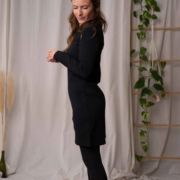 Vresh Clothing Vresh Clothing Vlora - Langarmkleid aus Biobaumwolle, Schwarz, – Produktbild 4 von 4